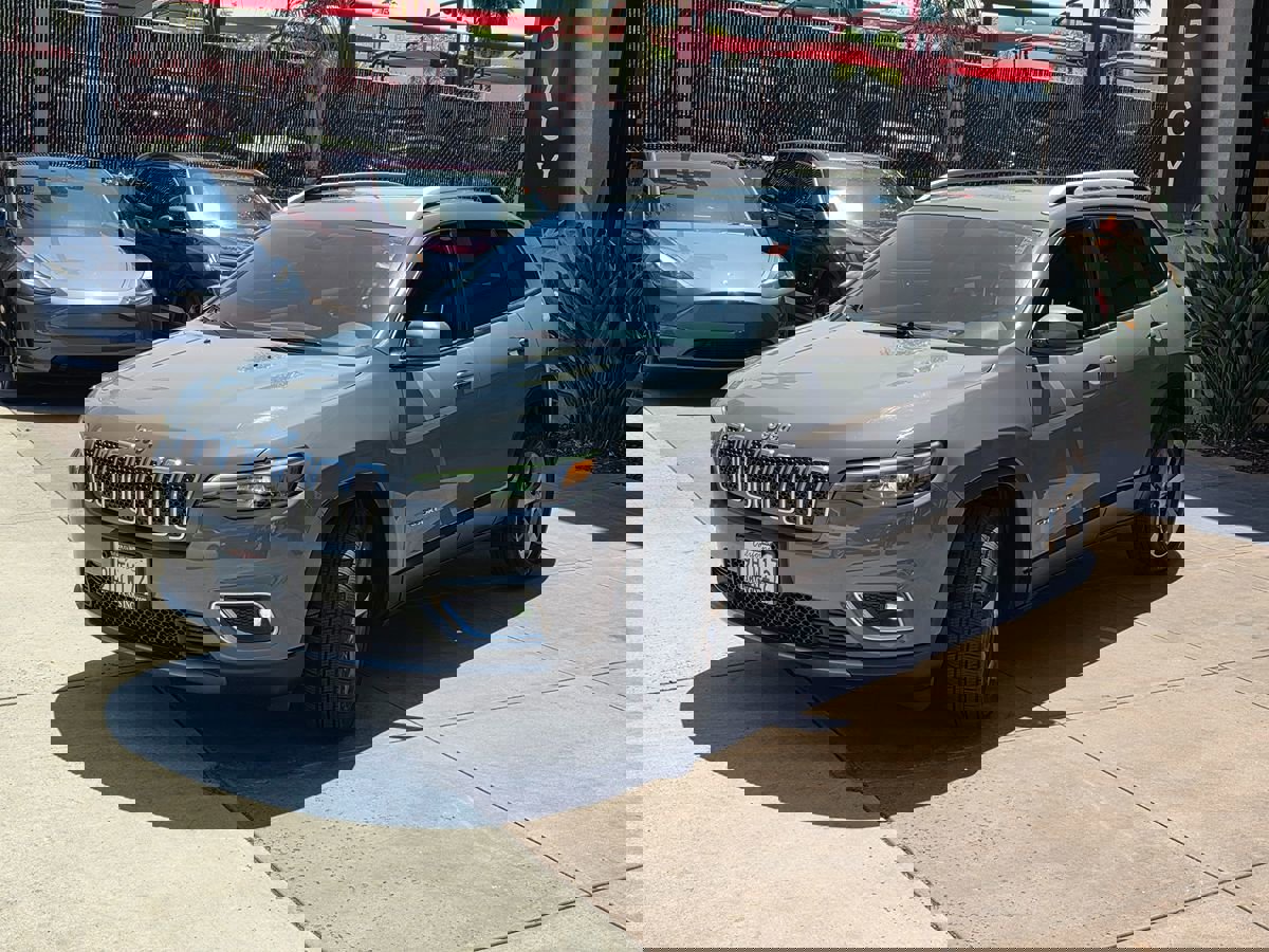 Used 2020 Jeep Cherokee Limited image 7