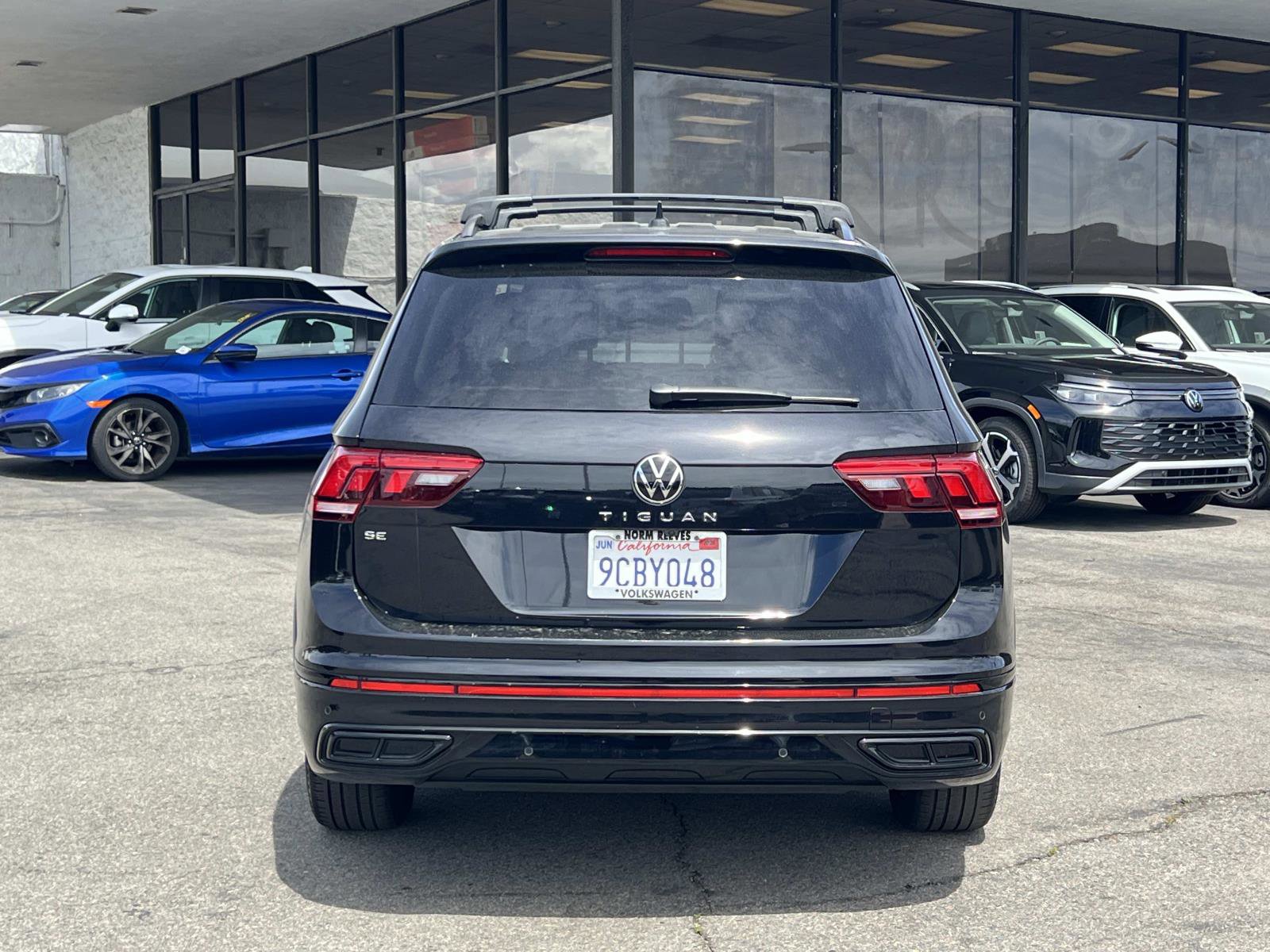 Certified 2022 Volkswagen Tiguan SE R-Line FWD image 26
