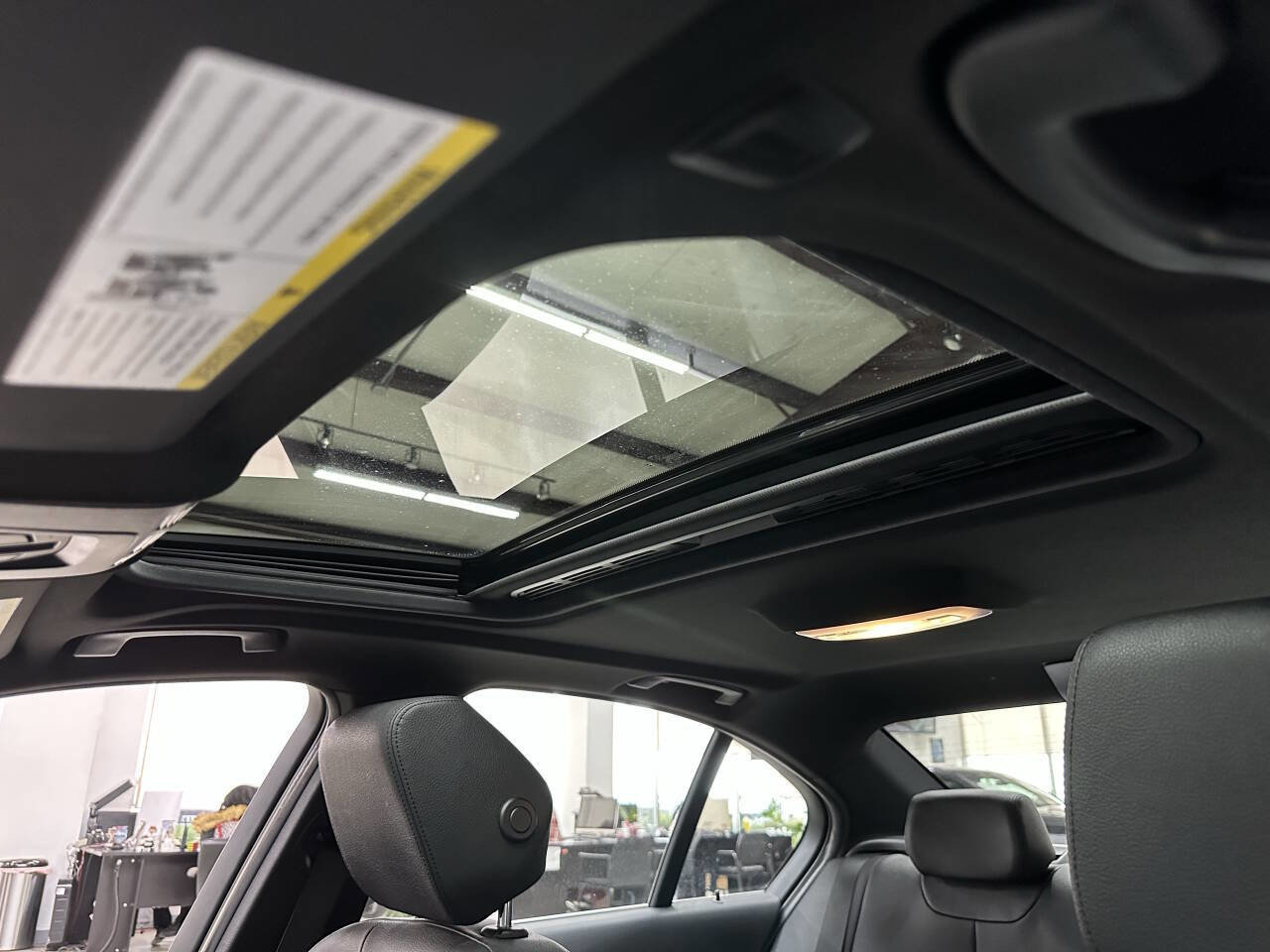 Used 2018 BMW 330i xDrive 330i xDrive AWD 4dr Sedan w/ Convenience Package image 31