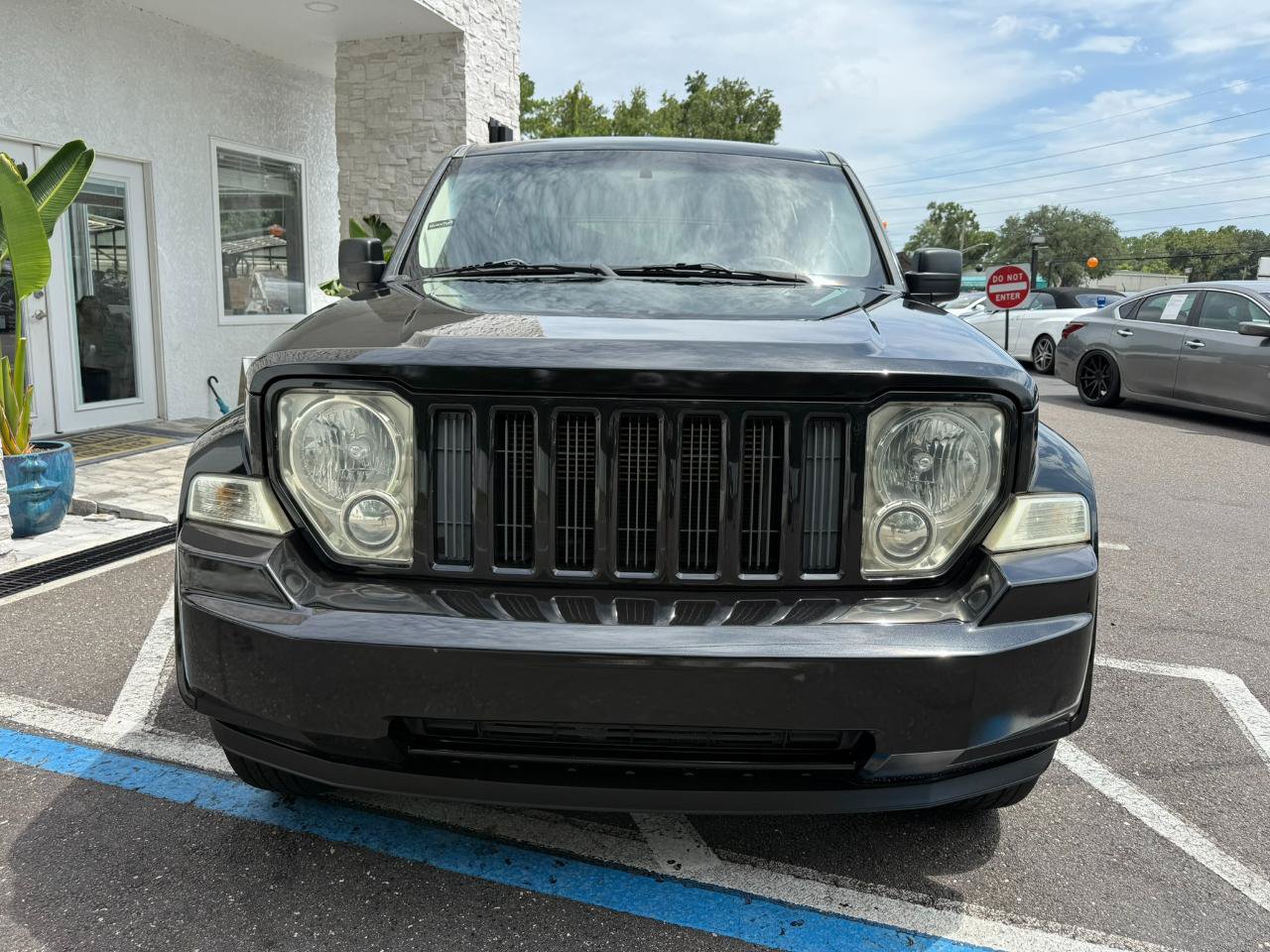 Used 2010 Jeep Liberty Sport AWD/4WD image 9