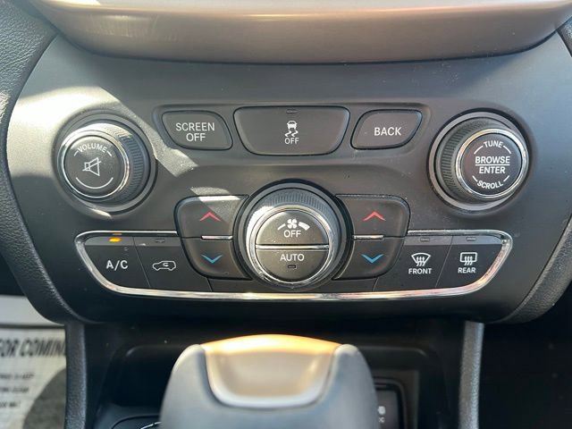 Used 2014 Jeep Cherokee Limited AWD/4WD image 19