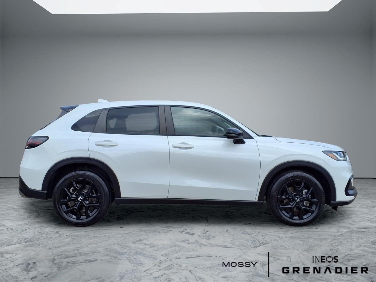 Used 2024 Honda HR-V Sport image 8