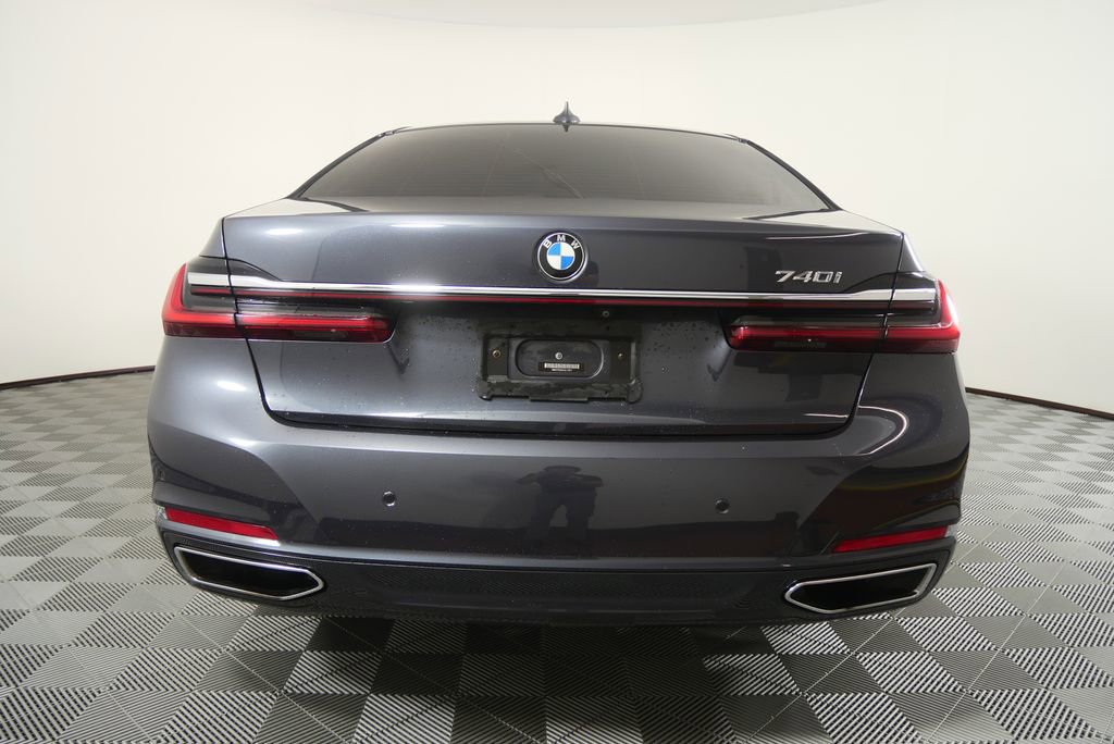 Used 2020 BMW 740i w/ Premium Package image 4