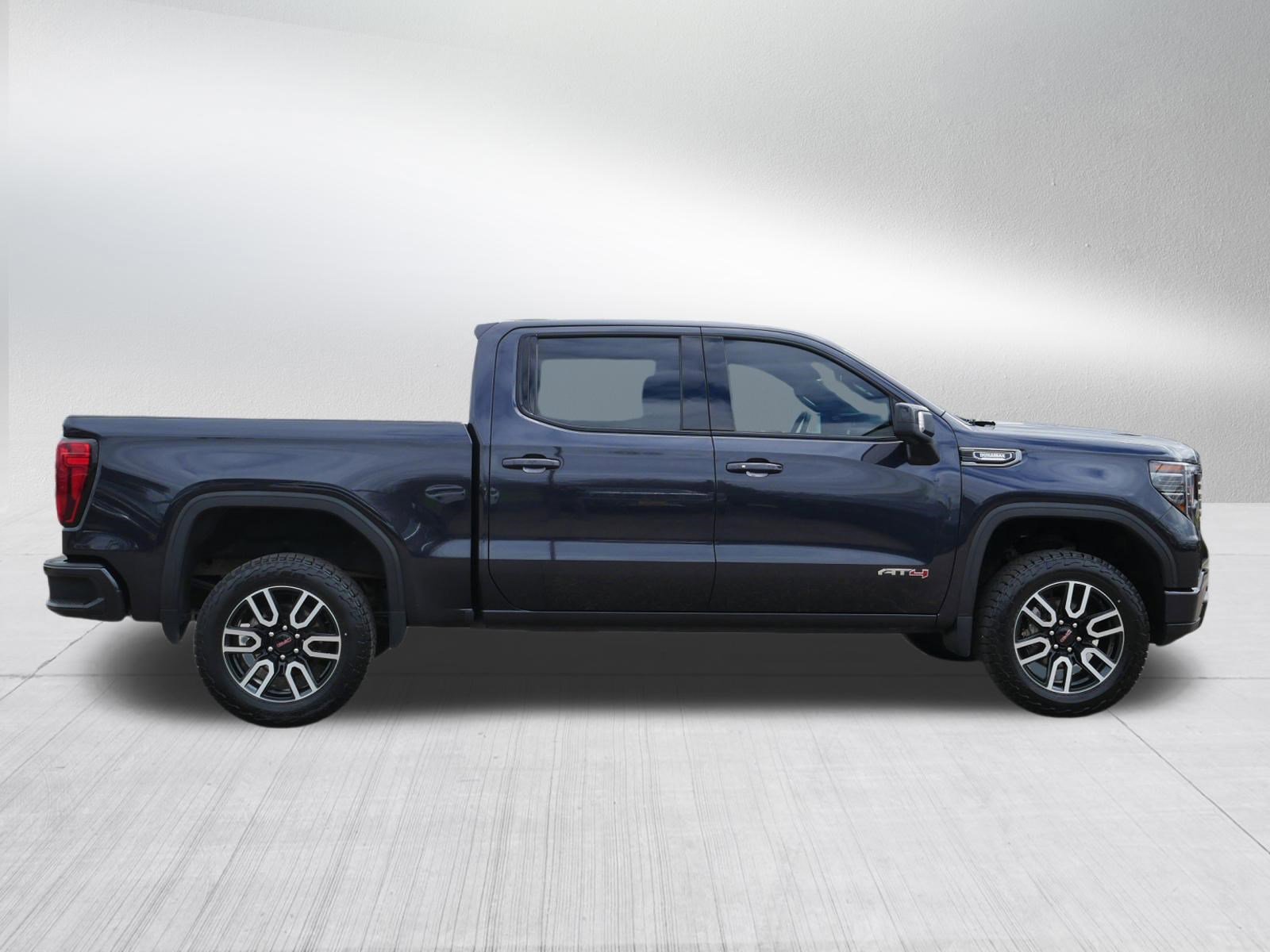 Used 2023 GMC Sierra 1500 AT4 w/ AT4 Preferred Package AWD/4WD image 8