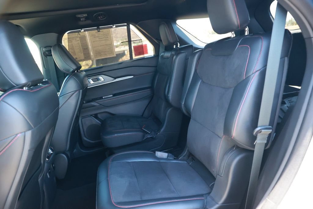 Used 2025 Ford Explorer ST AWD/4WD image 36