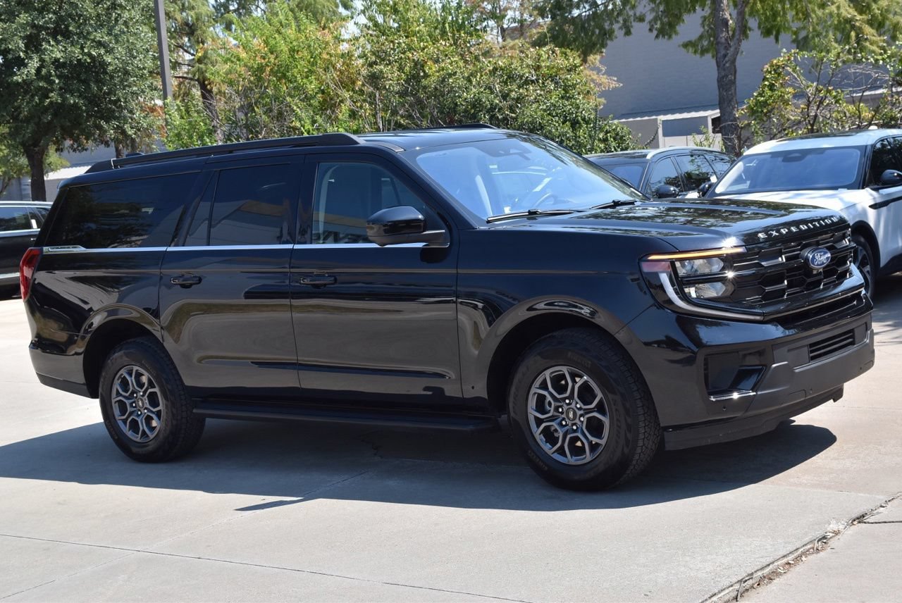 Used 2025 Ford Expedition Max Active RWD image 5