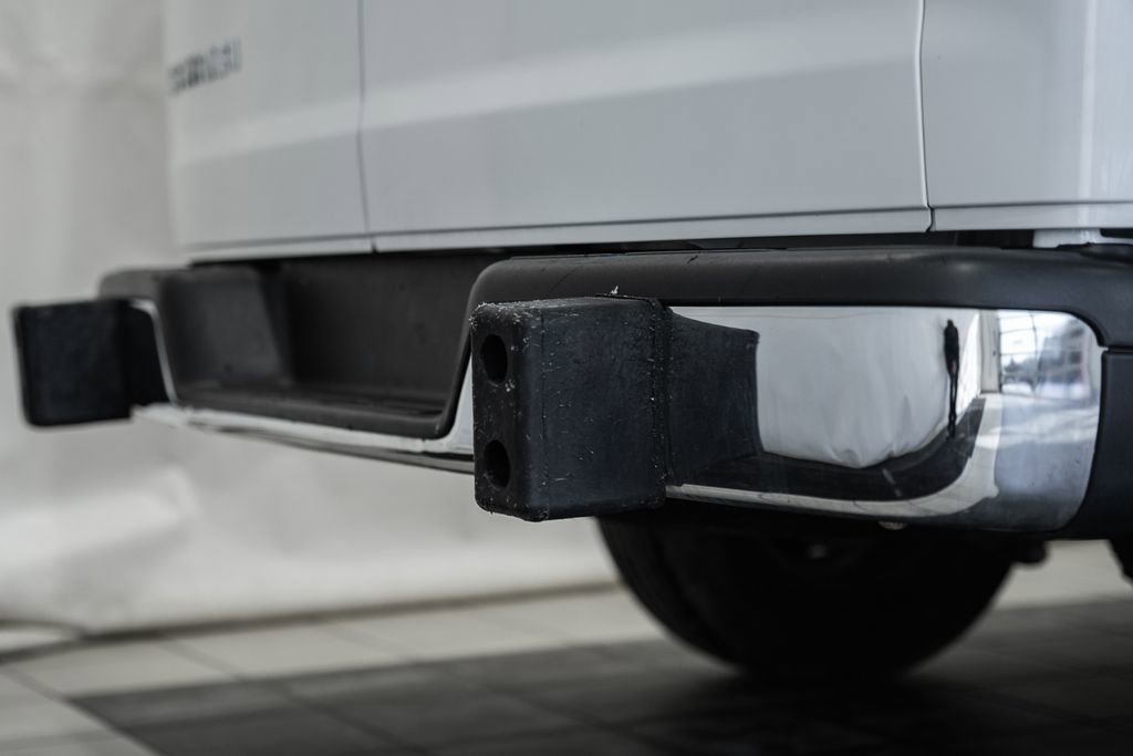 Used 2023 GMC Savana 2500 w/ Driver Convenience Package image 6