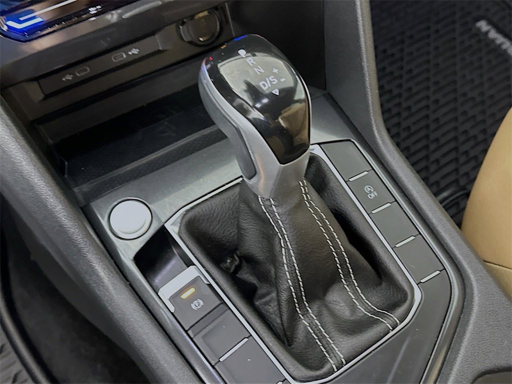 Used 2023 Volkswagen Tiguan SE image 17