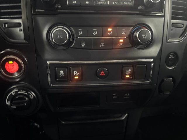 Used 2022 Nissan Titan SV AWD/4WD image 24