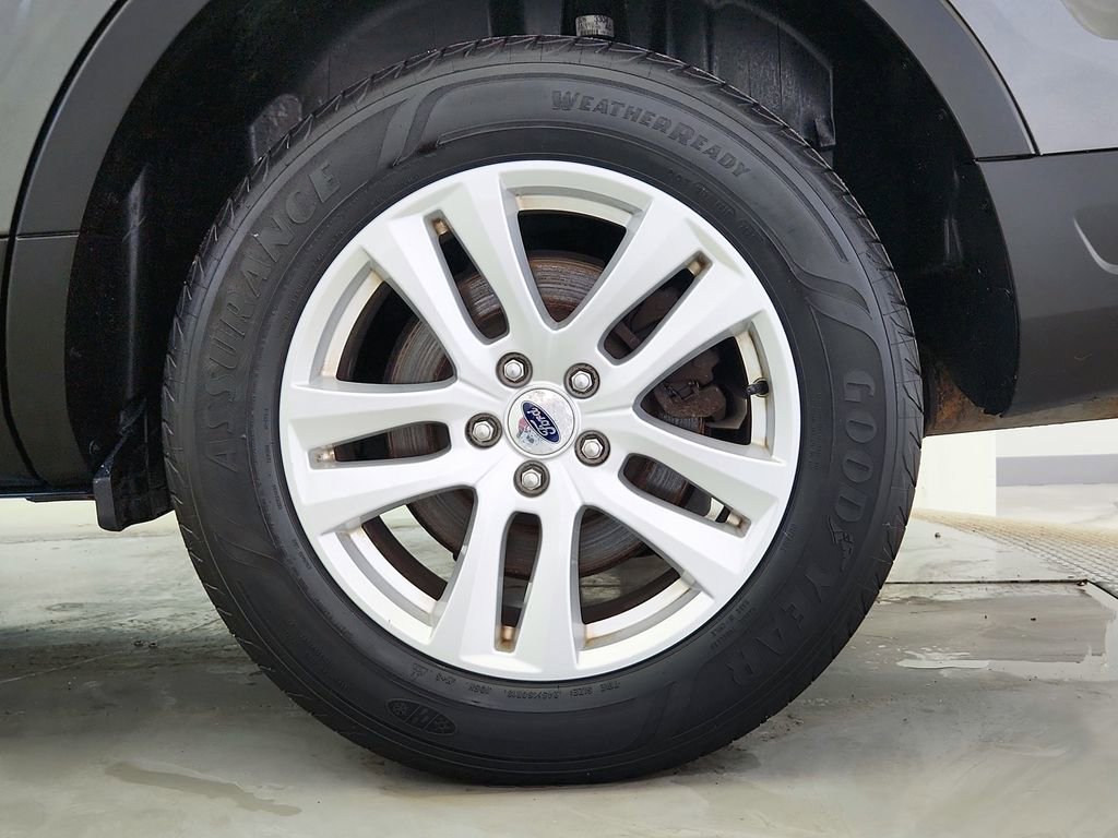 Used 2018 Ford Explorer XLT w/ Equipment Group 202A image 38