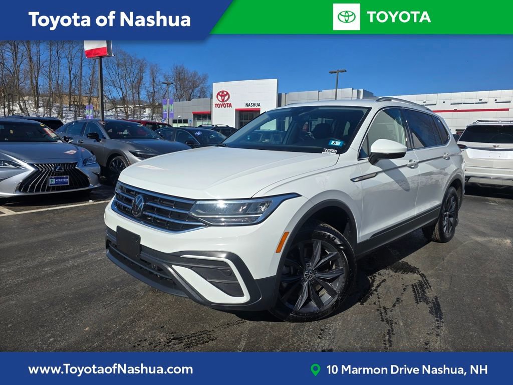 Used 2024 Volkswagen Tiguan SE AWD/4WD image 1