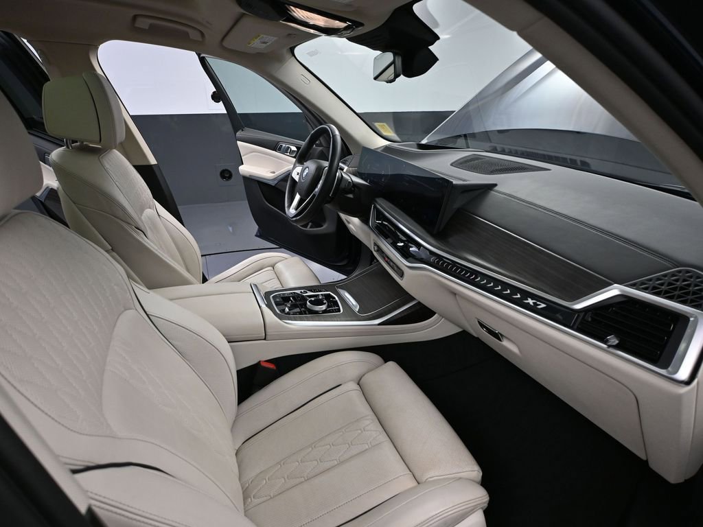 Used 2023 BMW X7 xDrive40i w/ Executive Package image 62