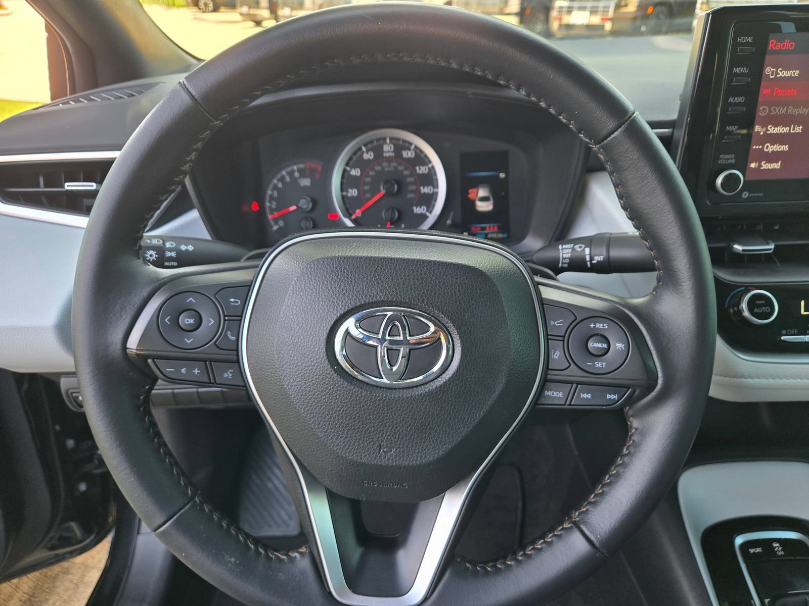 Used 2022 Toyota Corolla SE FWD image 11