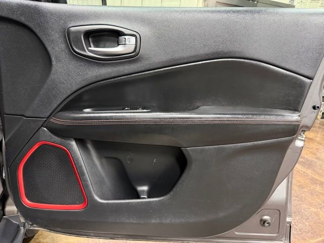 Used 2019 Jeep Compass Trailhawk image 23