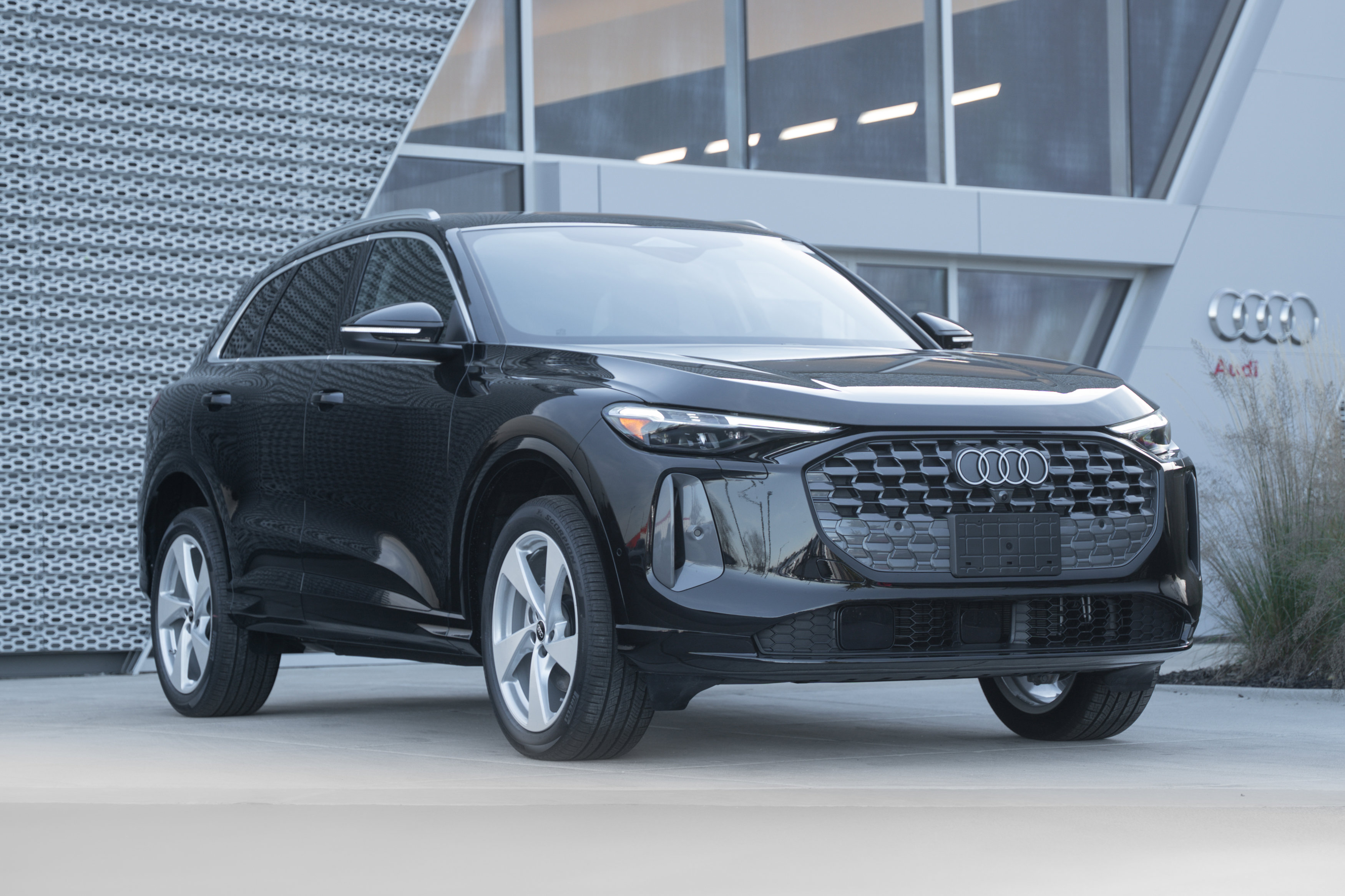 New 2025 Audi Q5 Premium Plus