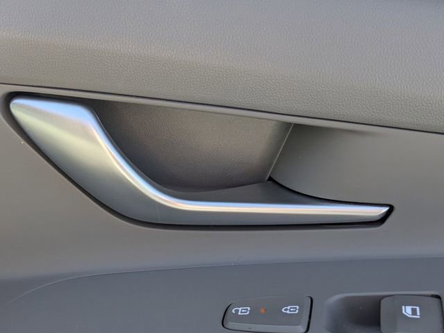 Used 2025 Hyundai Elantra SEL image 35