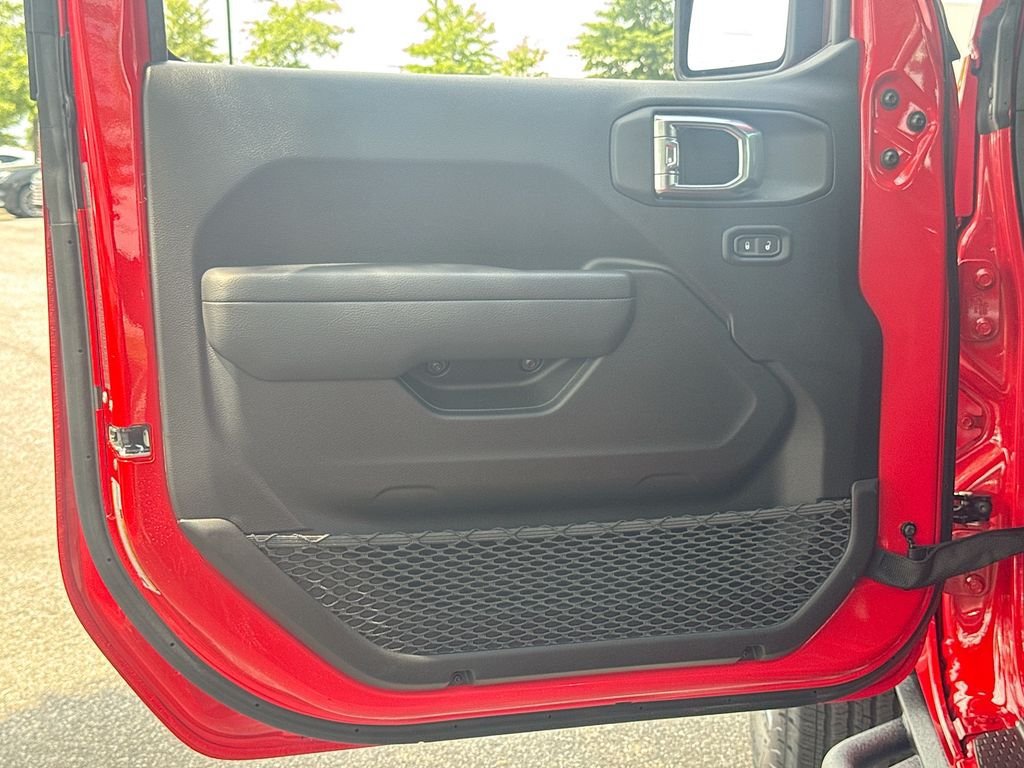 Used 2026 Jeep Wrangler Sport AWD/4WD image 12
