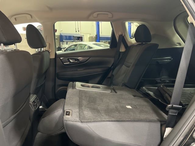Used 2018 Nissan Rogue SV w/ Premium Package AWD/4WD image 13