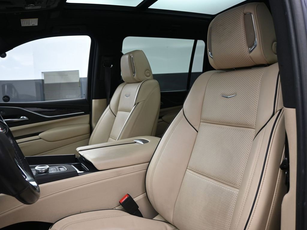 Used 2023 Cadillac Escalade ESV Premium Luxury image 11