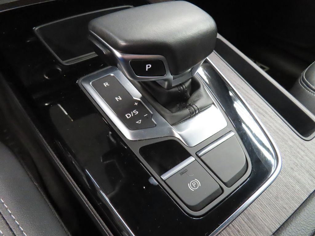 Used 2023 Audi Q5 2.0T Premium w/ Convenience Package AWD/4WD image 47