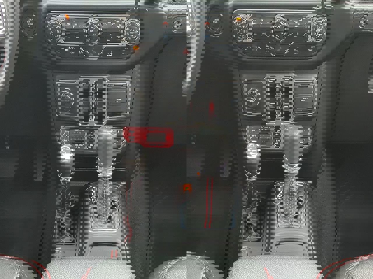 Used 2023 Jeep Gladiator Rubicon w/ Cold Weather Group image 17