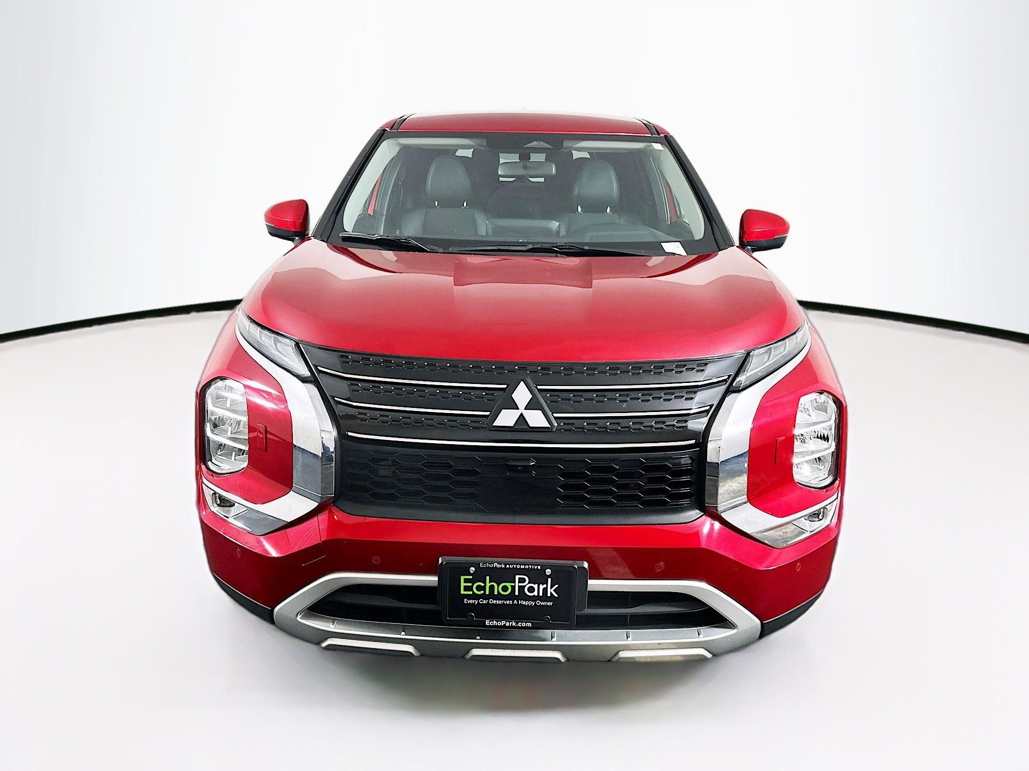 Used 2024 Mitsubishi Outlander SE image 2