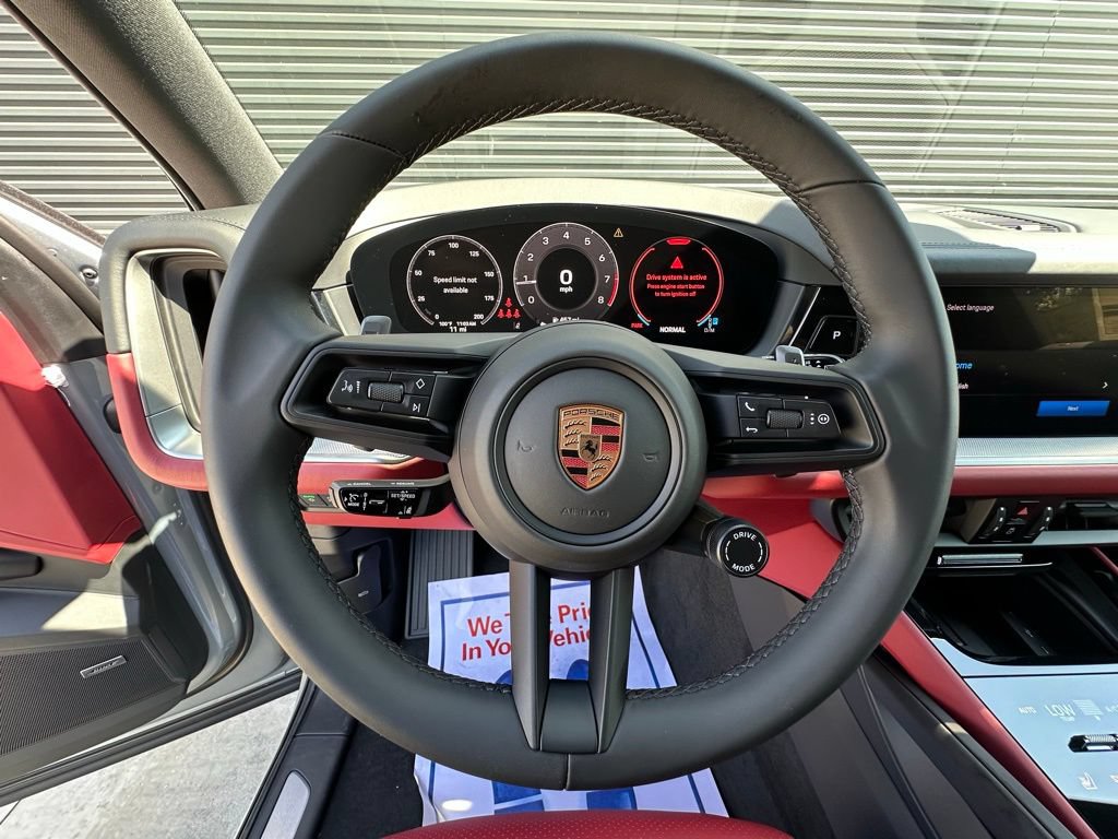 Certified 2025 Porsche Cayenne S AWD/4WD image 19