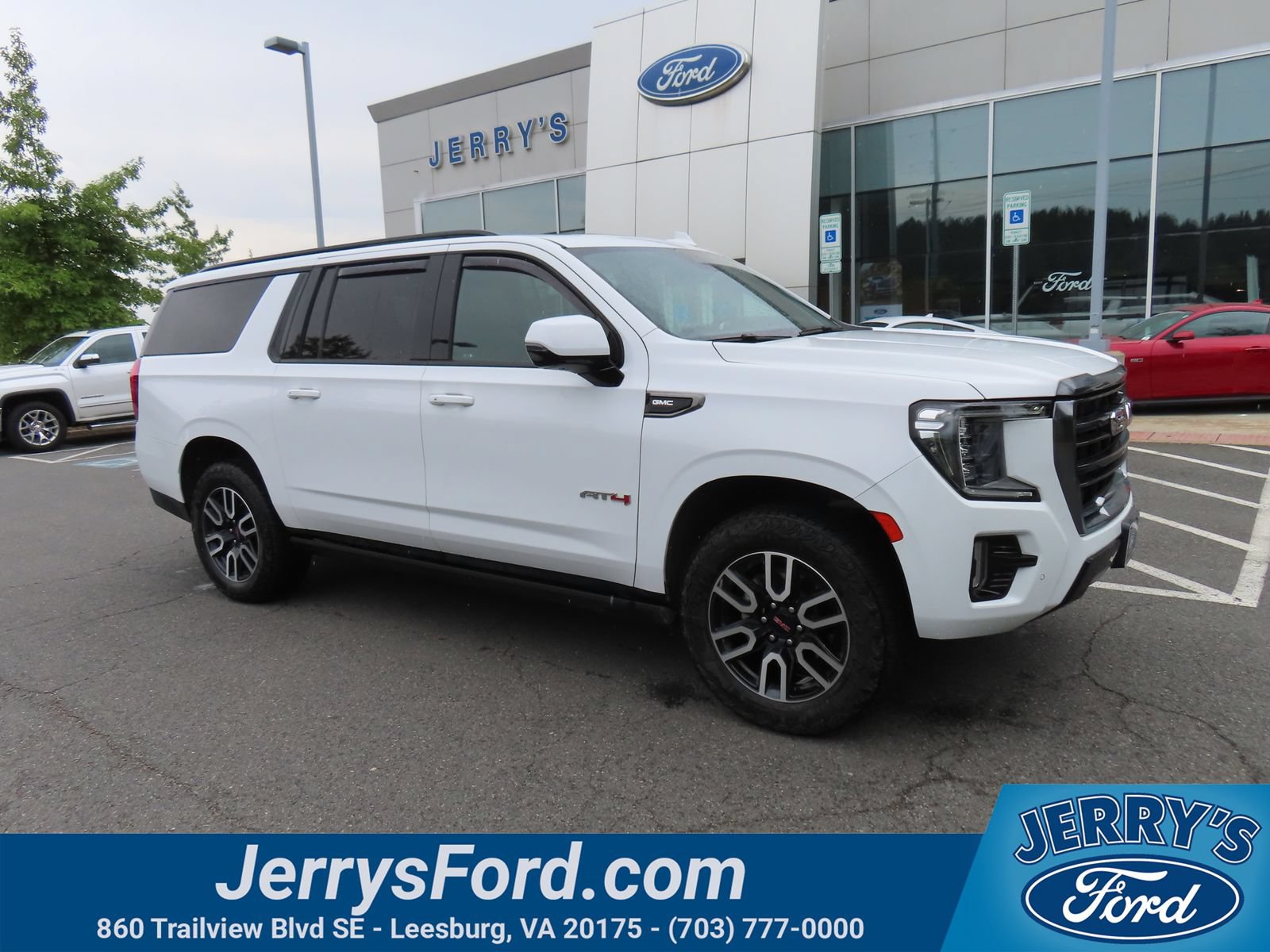 Used 2024 GMC Yukon XL AT4 w/ AT4 Premium Package AWD/4WD image 1