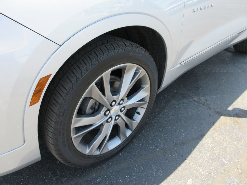 Certified 2020 Chevrolet Blazer Premier w/ Driver Confidence II Package FWD image 14