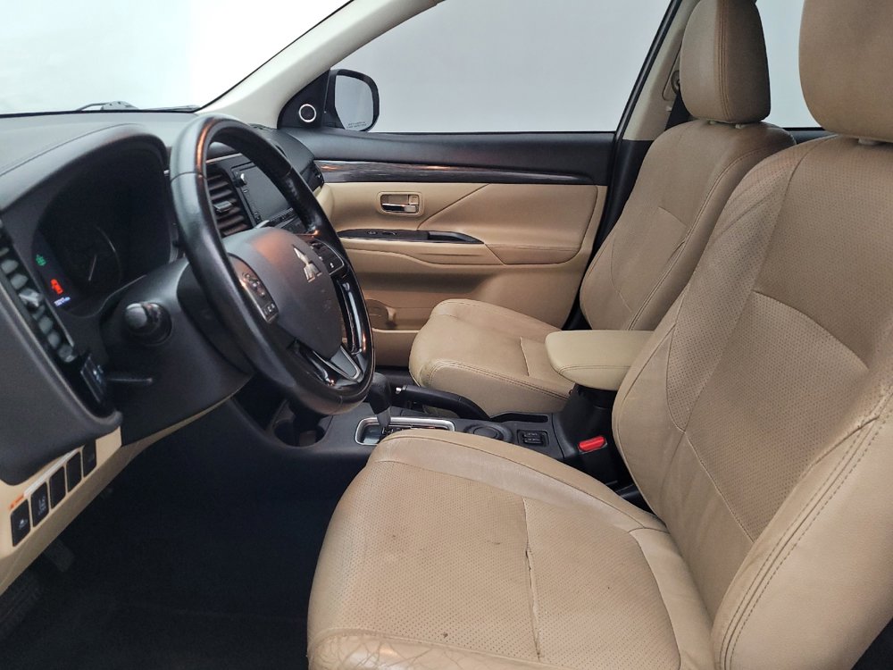 Used 2016 Mitsubishi Outlander SEL image 17