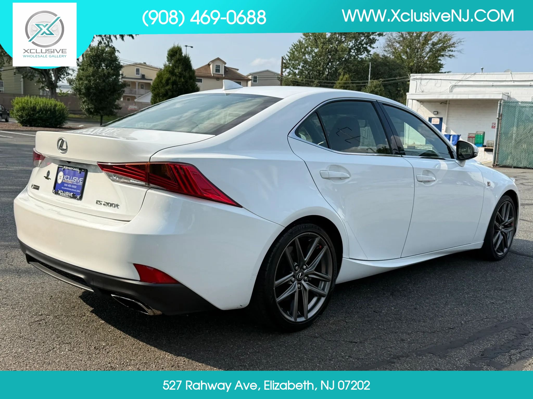 Used 2017 Lexus IS 200t F Sport w/ F Sport Package RWD image 4