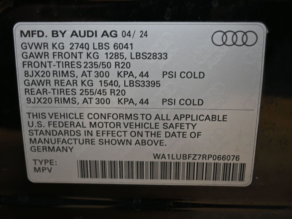 Used 2024 Audi Q4 e-tron Premium Plus w/ Premium Plus image 43