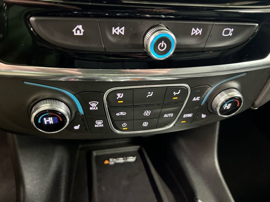 Used 2023 Chevrolet Traverse LT w/ LT Premium Package image 17