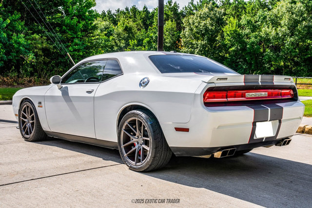 Used 2012 Dodge Challenger SRT8 w/ Premium Sound Group RWD image 6