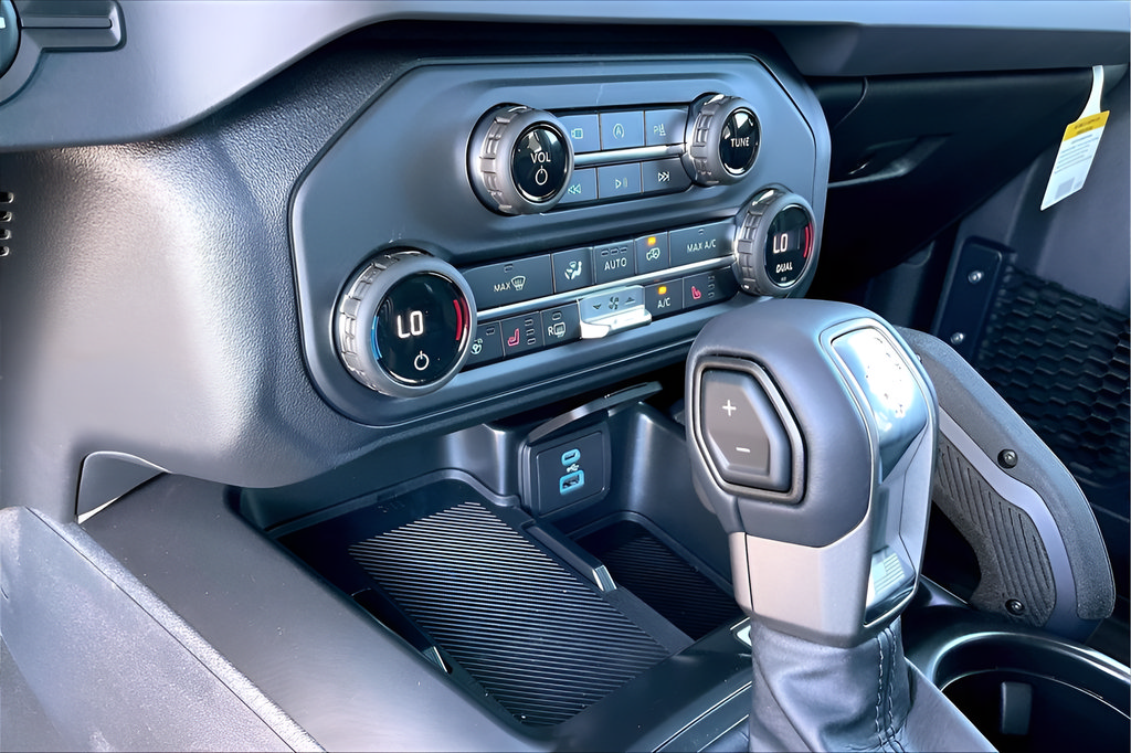 New 2025 Ford Bronco Badlands AWD/4WD image 14