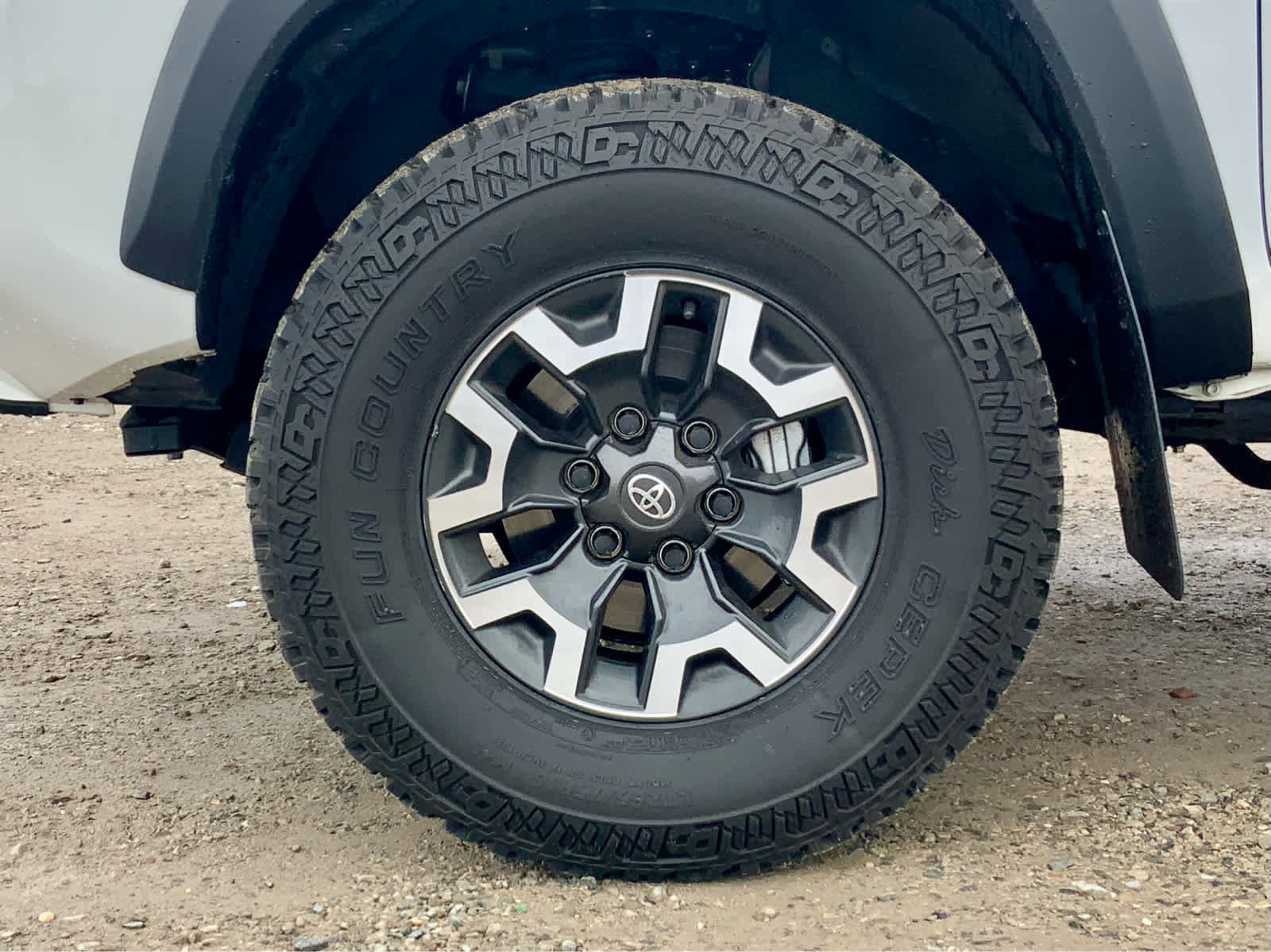 Used 2023 Toyota Tacoma TRD Off-Road w/ Technology Package image 18