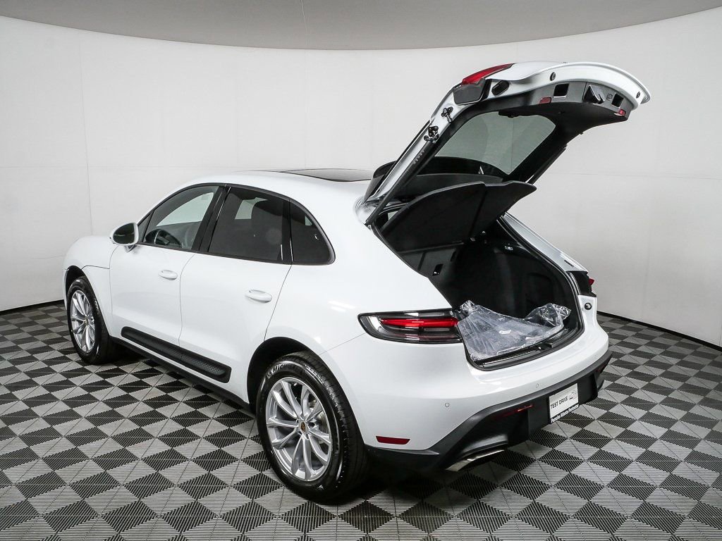New 2026 Porsche Macan image 36