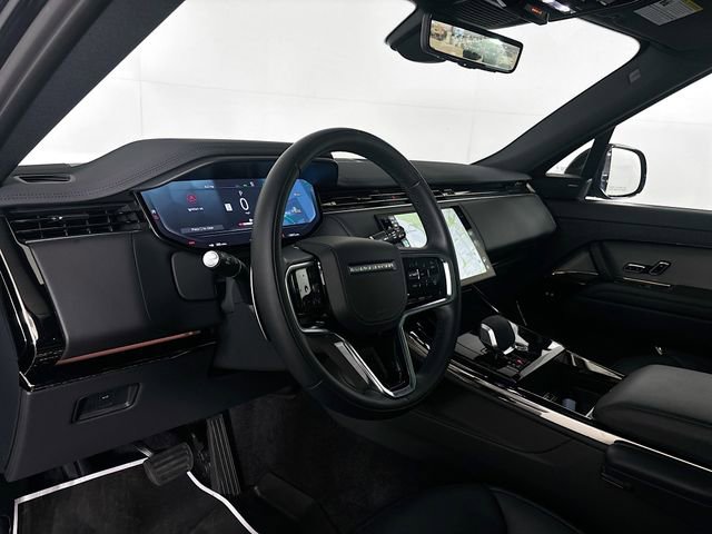 Used 2025 Land Rover Range Rover Sport SE image 9