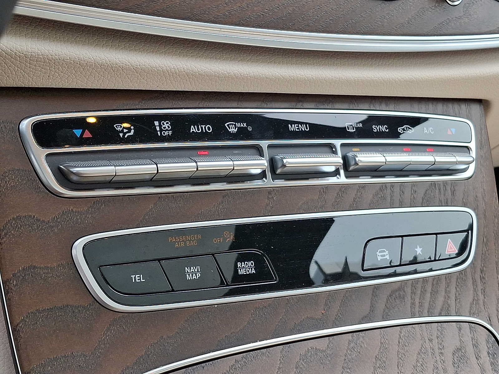 Used 2023 Mercedes-Benz E 350 4MATIC Sedan image 13