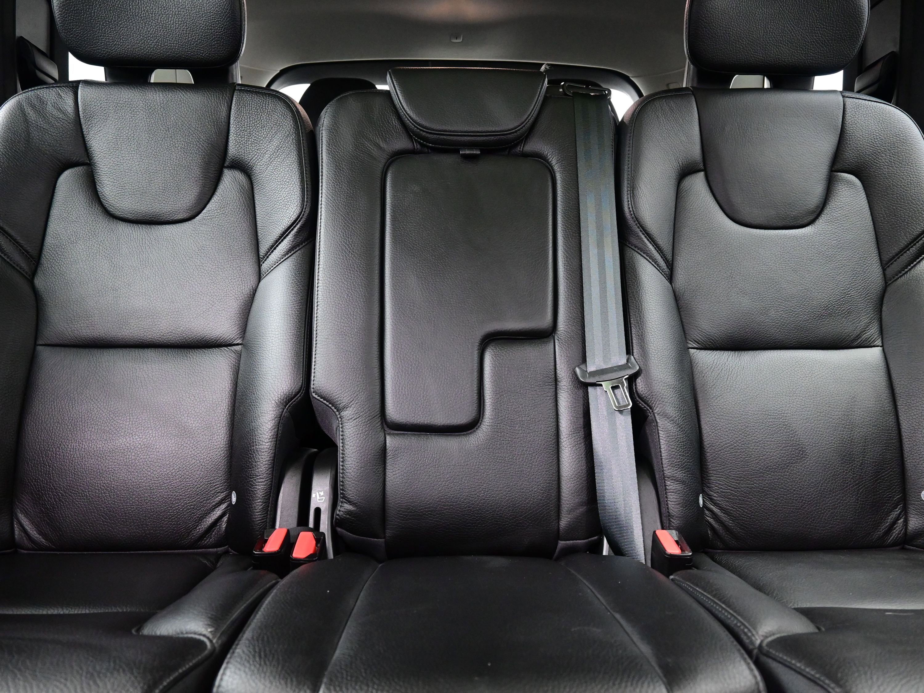 Used 2021 Volvo XC90 T6 Momentum w/ Advanced Package image 17