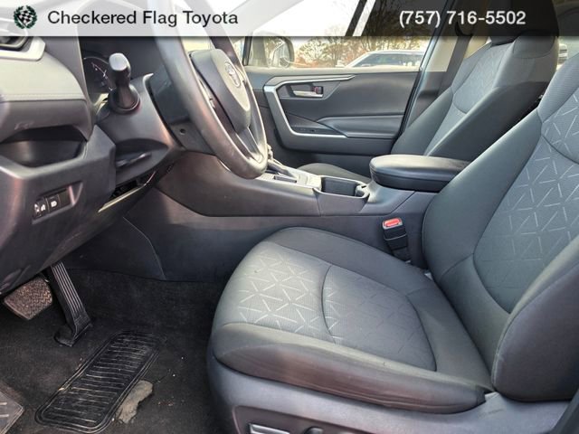 Used 2024 Toyota RAV4 XLE FWD image 9