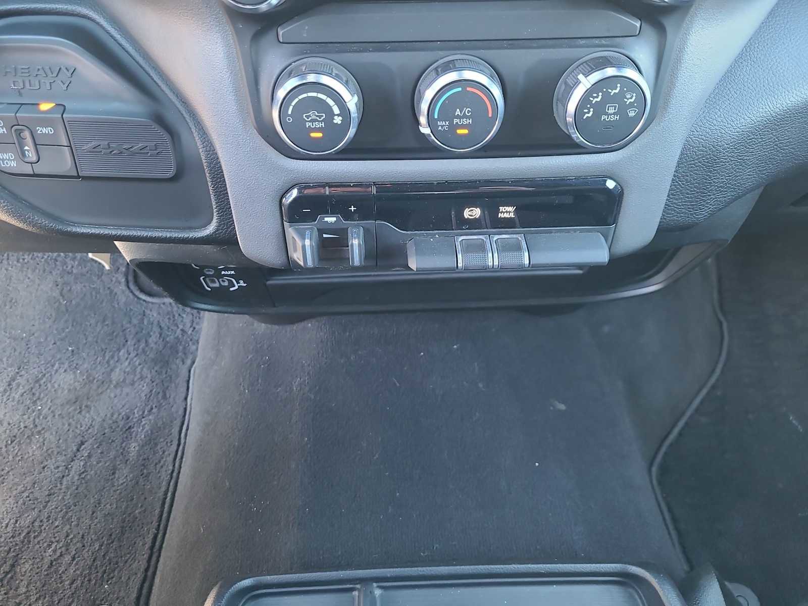 Used 2024 RAM 3500 Big Horn image 25