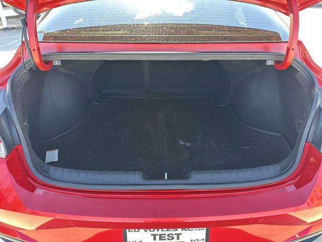 Used 2021 Hyundai Elantra Limited image 23