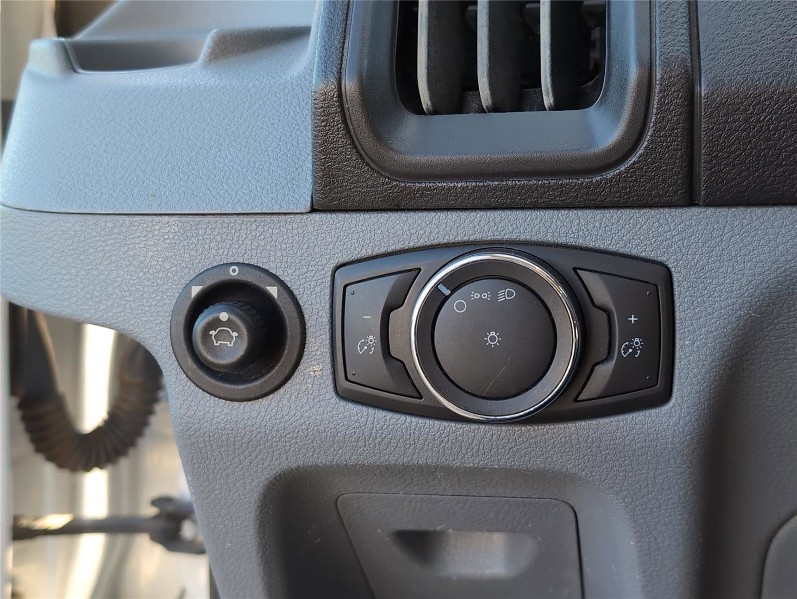 Used 2017 Ford Transit 250 130 Low Roof image 29