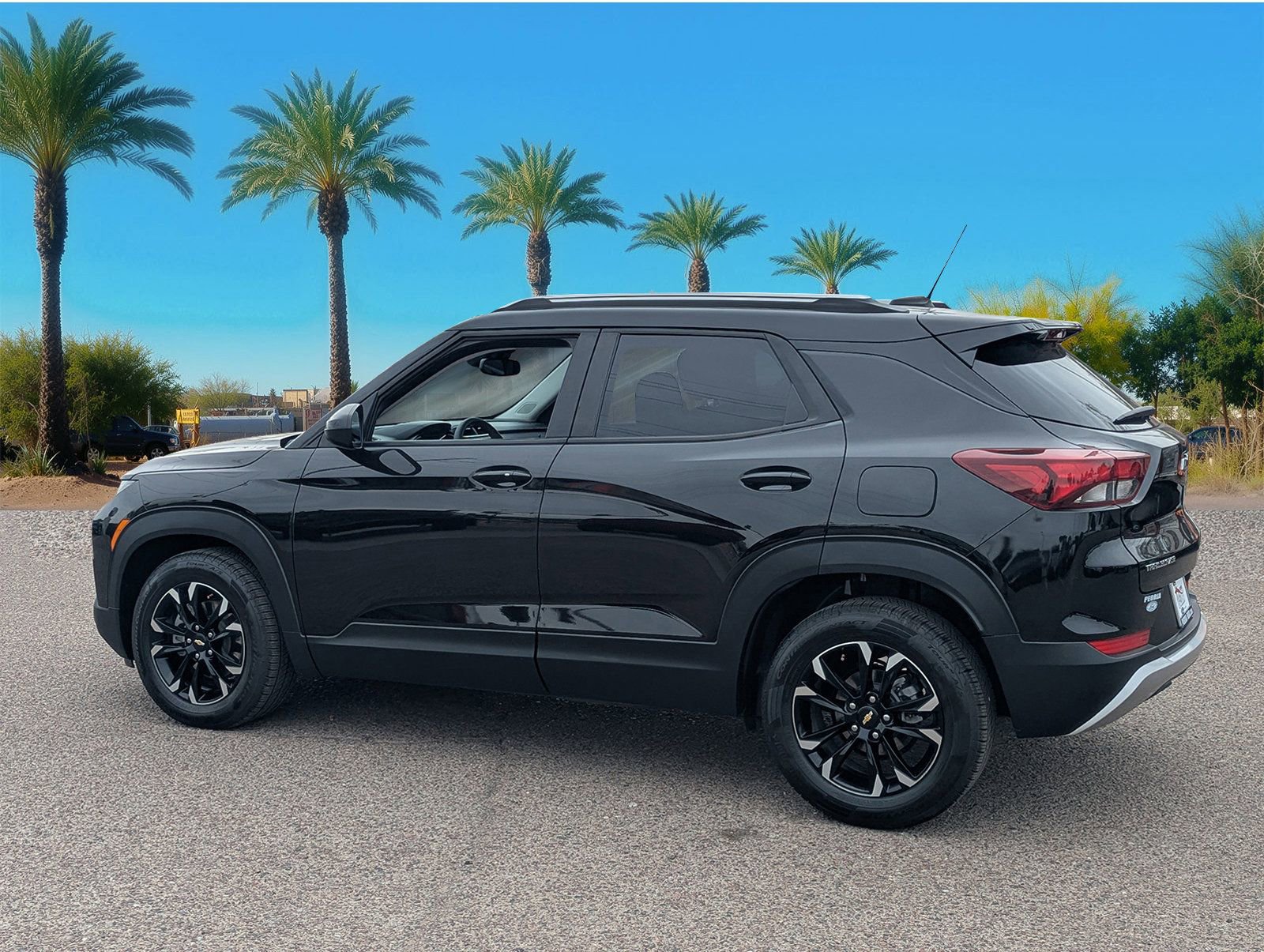 Used 2023 Chevrolet TrailBlazer LT w/ Convenience Package image 3