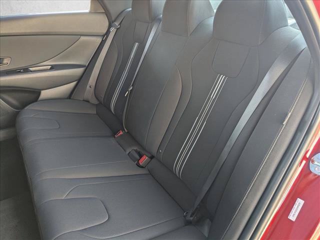 Used 2025 Hyundai Elantra Sport FWD image 18