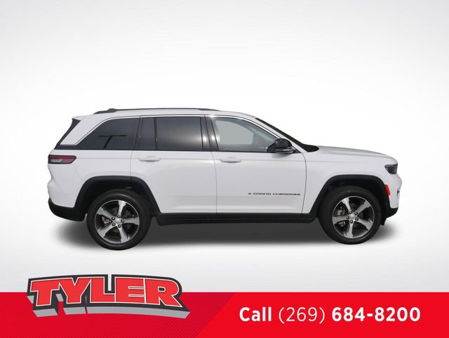 Certified 2023 Jeep Grand Cherokee Limited w/ Trailer Tow Prep Group (B) AWD/4WD image 9