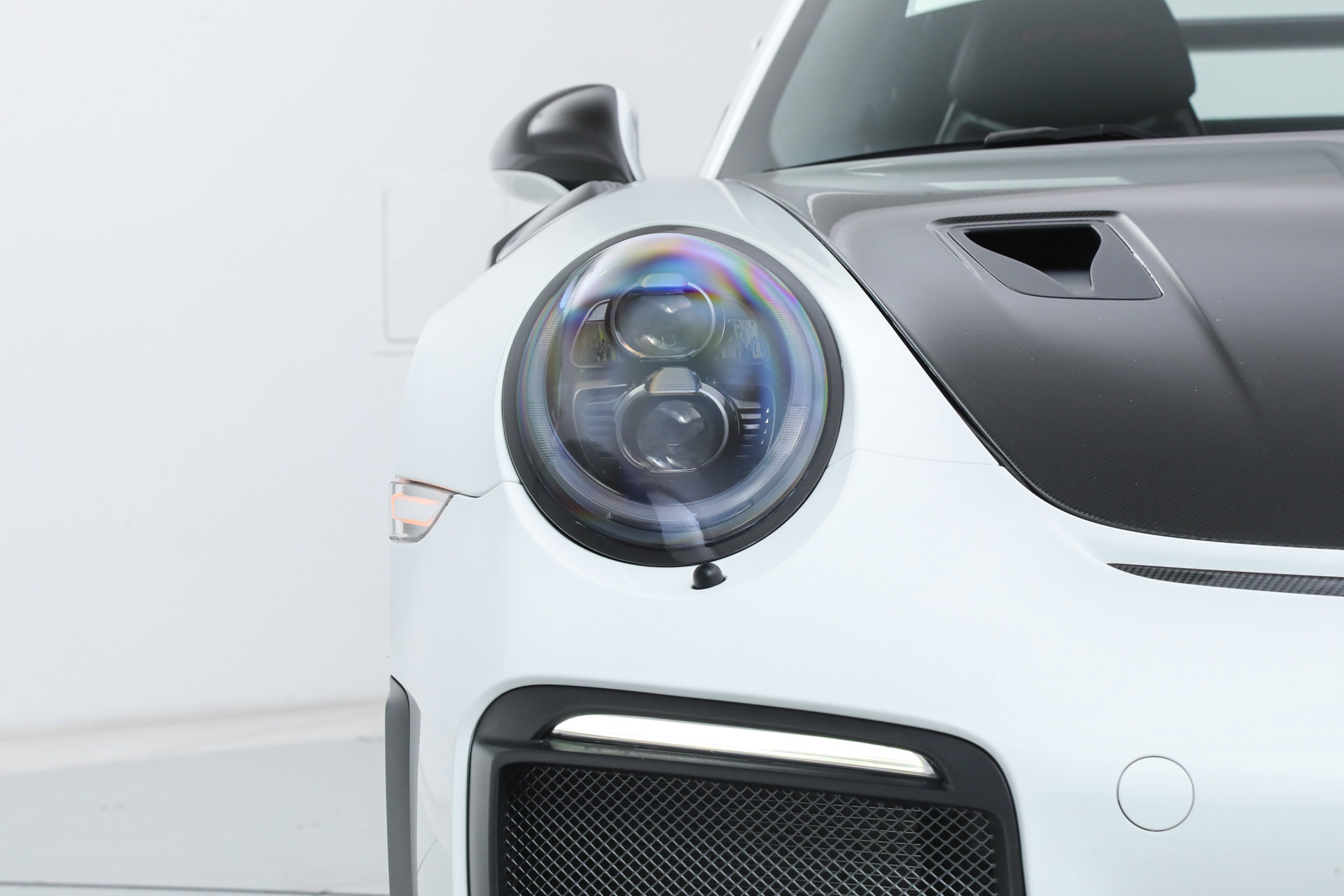 Used 2018 Porsche 911 GT2 RS image 16