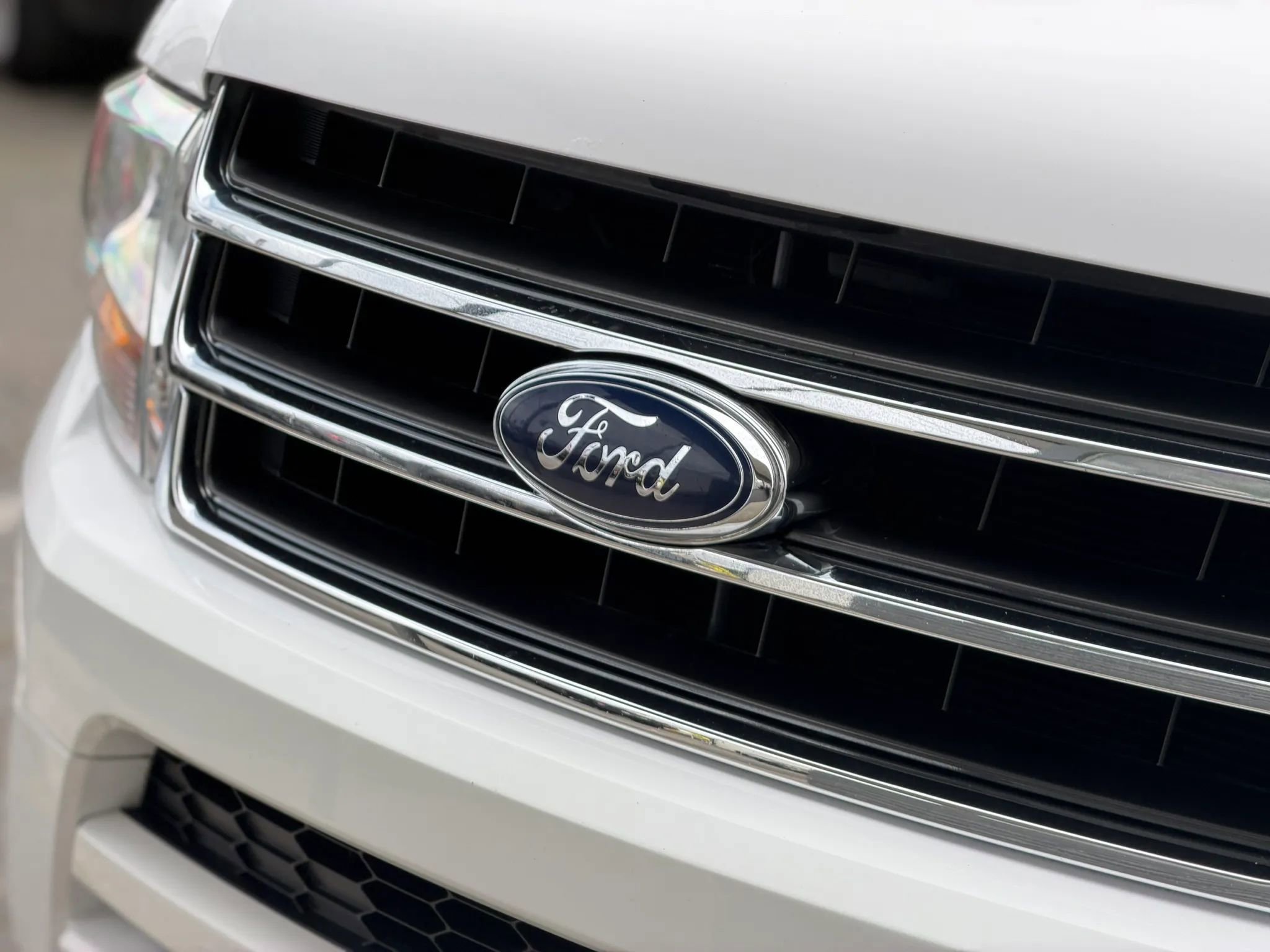 Used 2015 Ford Expedition XLT image 9