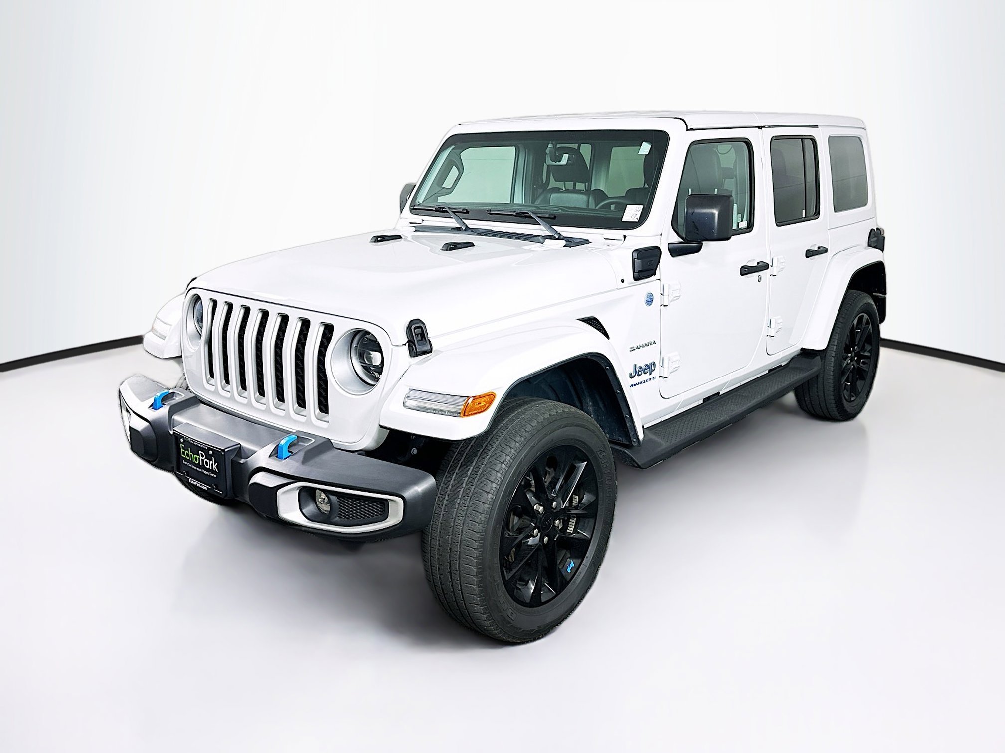 Used 2023 Jeep Wrangler Sahara image 3